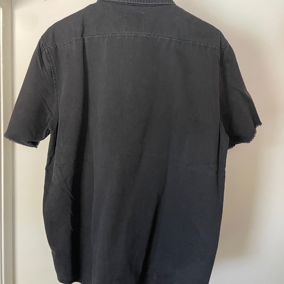 UNIF Prayer Hands button-up - Picture 2 of 5